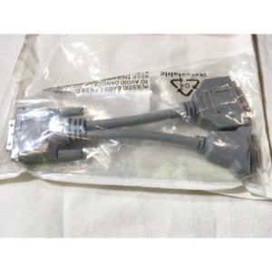 视频分屏器( DVI-I to DVI-D and VGA) 视频分屏器( DVI-I to DVI-D and VGA)